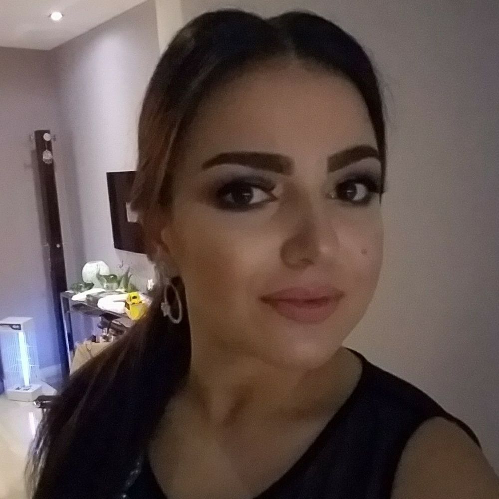Meet your Posher, Lara